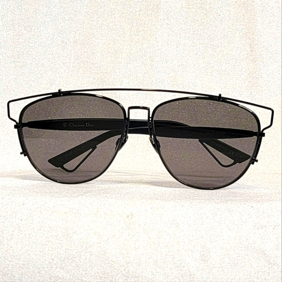 New DIOR Technologic Sunglasses - Picture 2 of 9